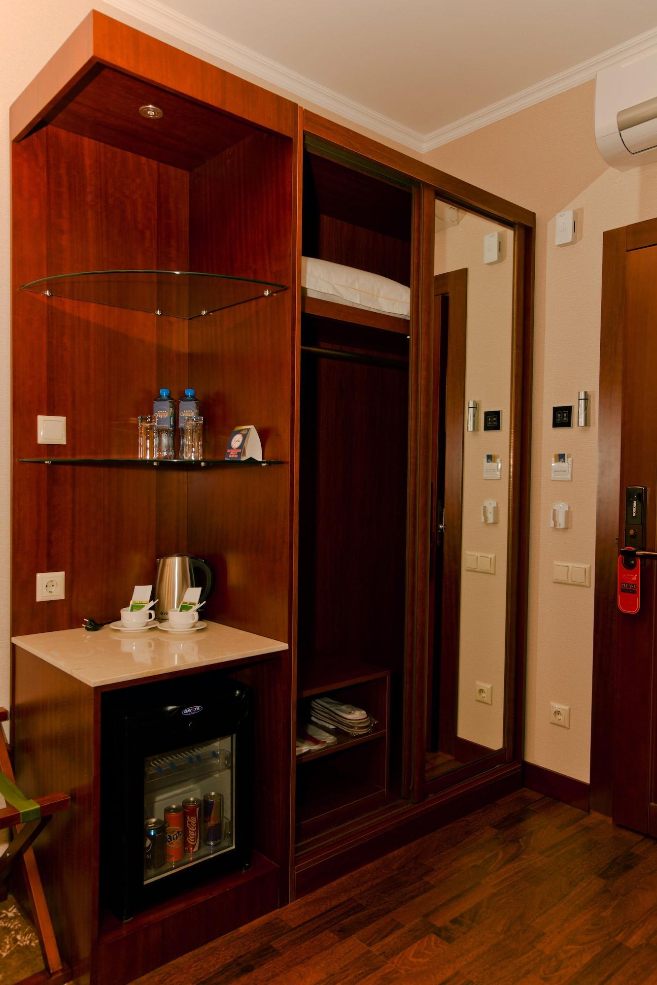 Grand Voyage Hotel Almaty Exterior foto