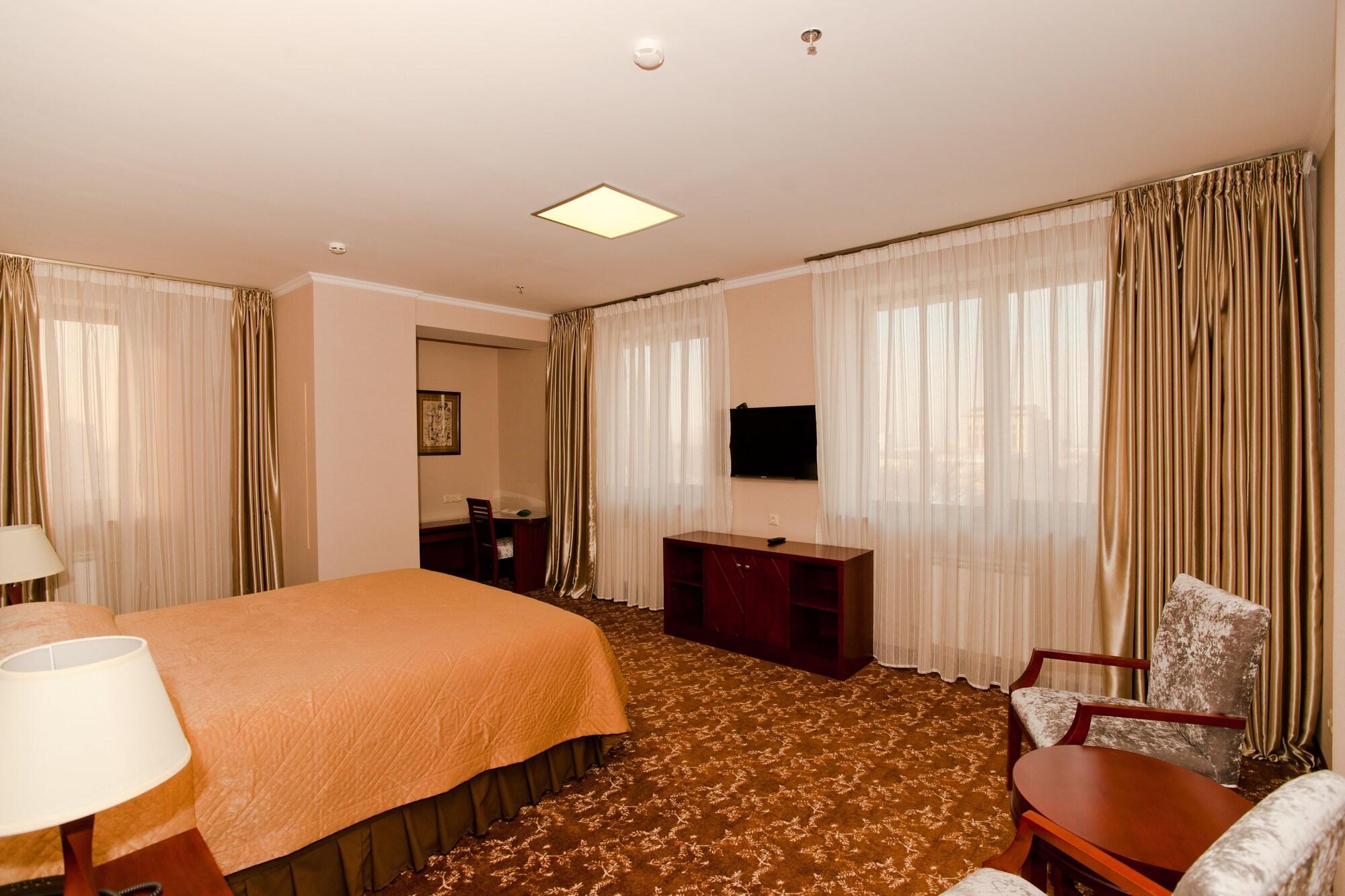 Grand Voyage Hotel Almaty Exterior foto
