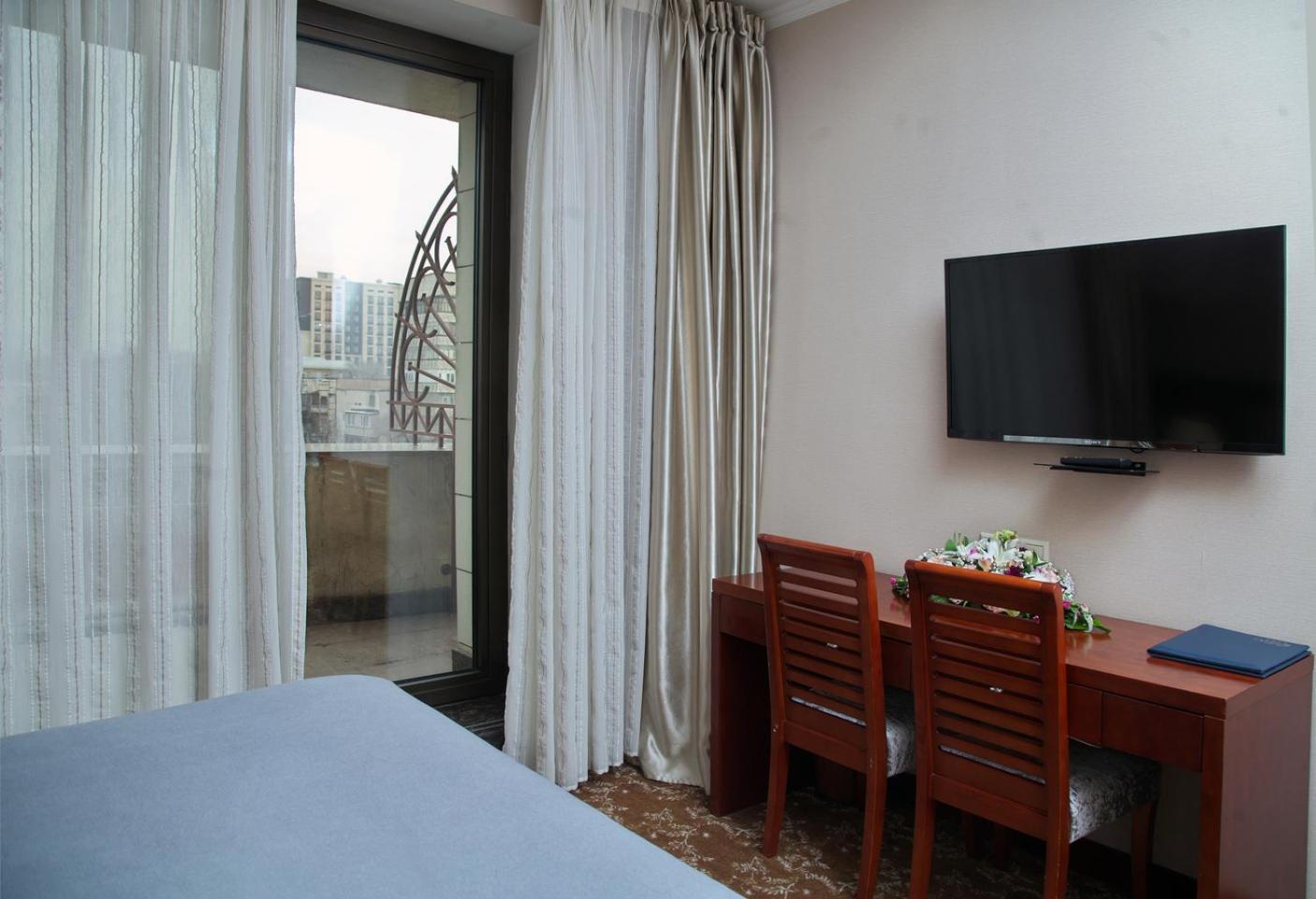 Grand Voyage Hotel Almaty Exterior foto