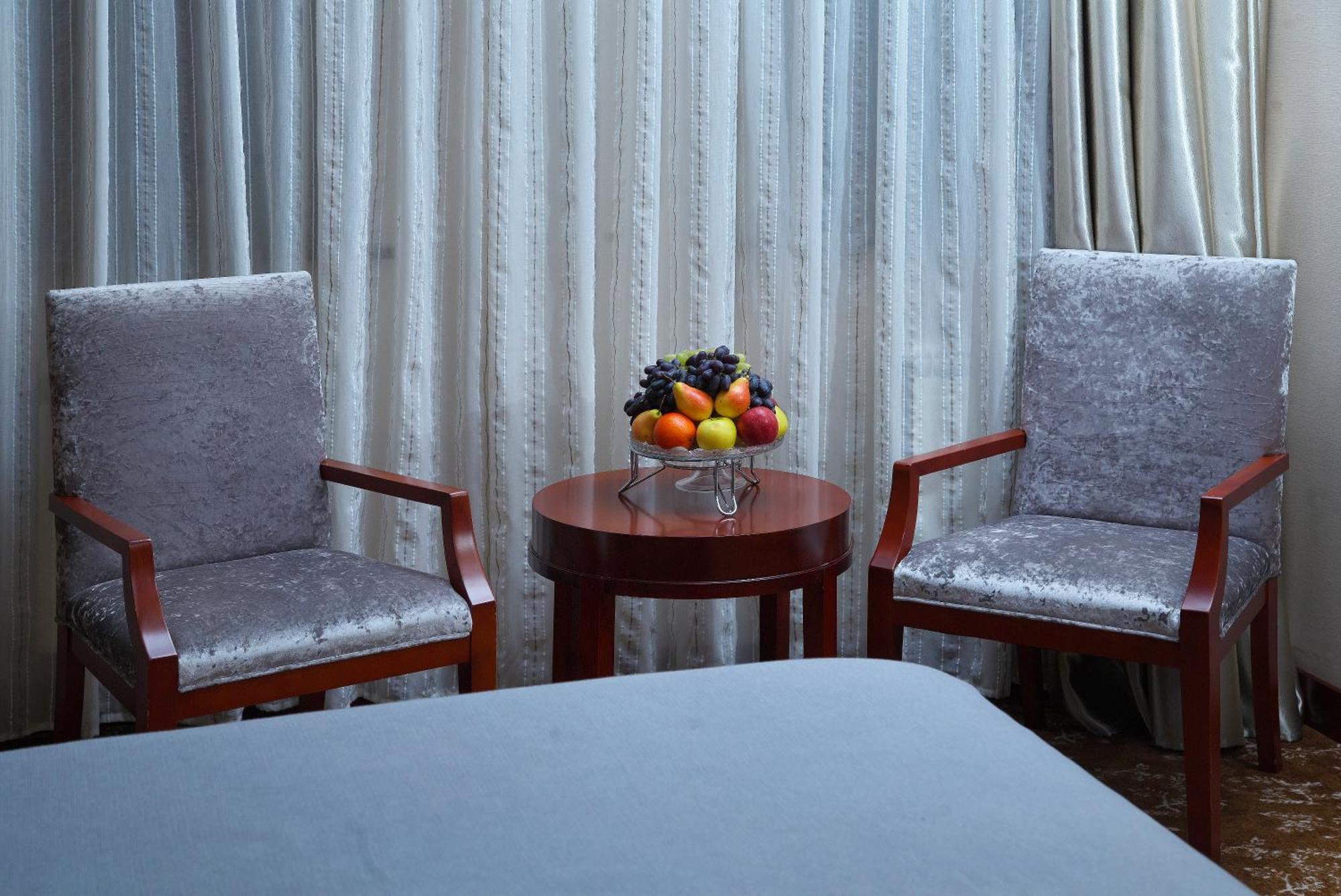 Grand Voyage Hotel Almaty Exterior foto