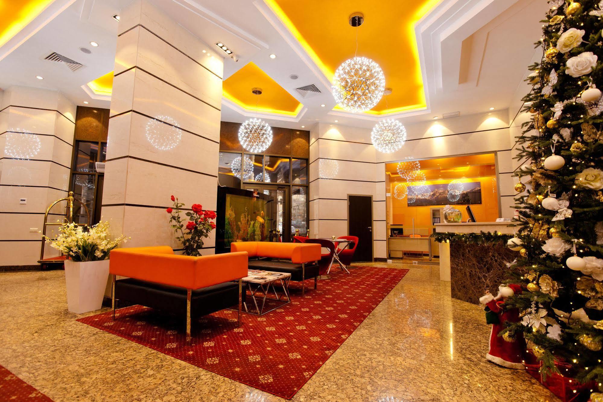 Grand Voyage Hotel Almaty Exterior foto