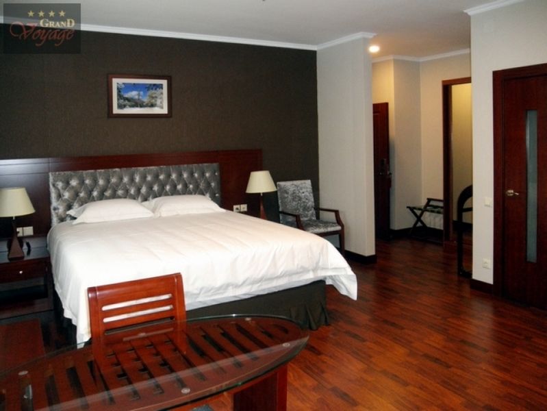 Grand Voyage Hotel Almaty Exterior foto